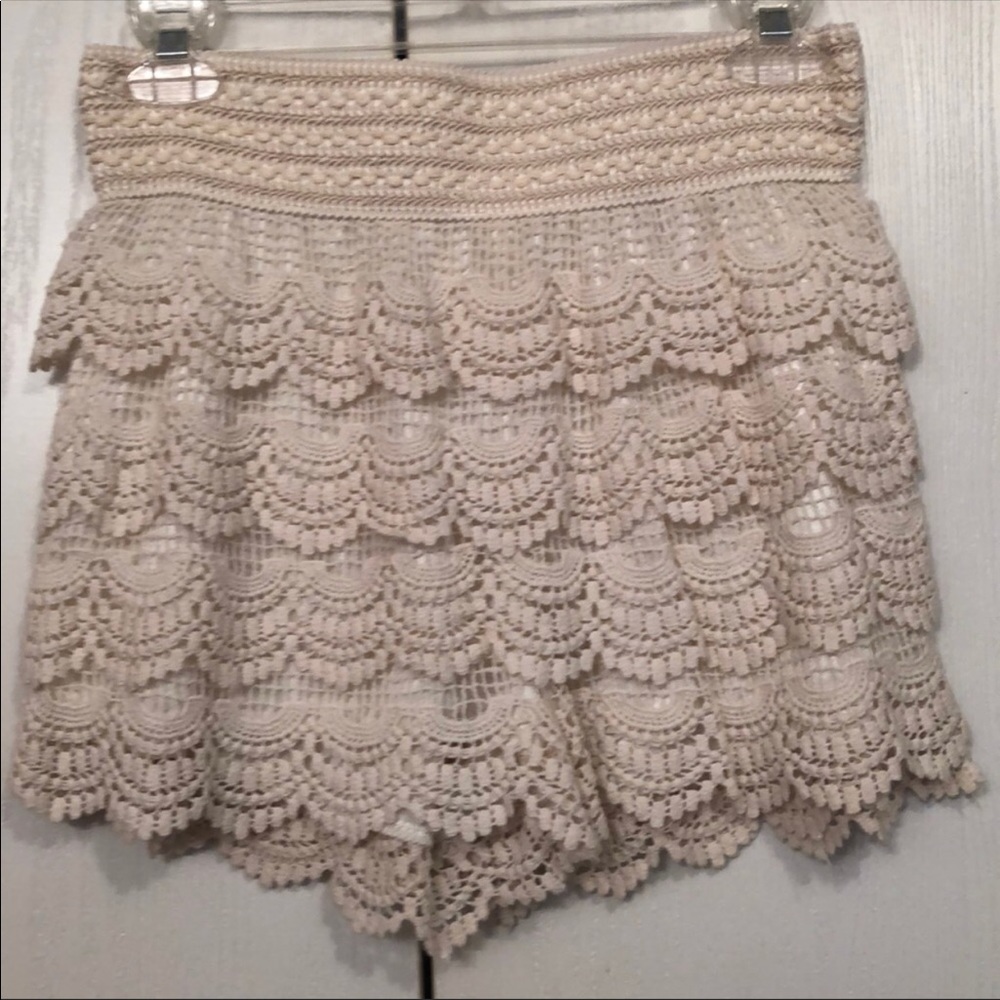 Women’s off white lace shorts